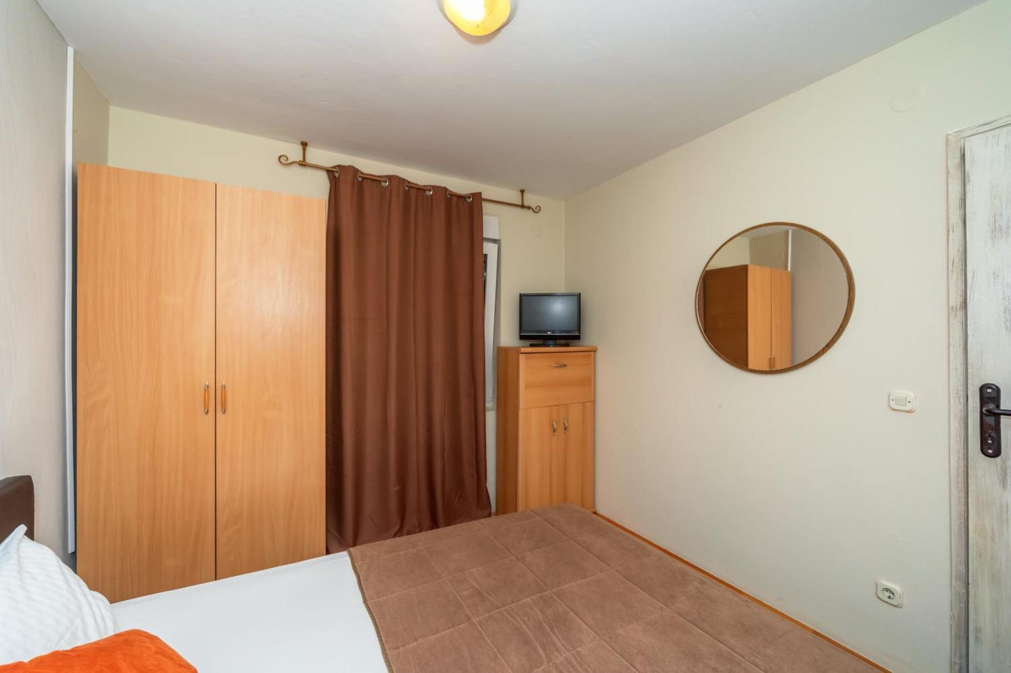 Apartments Pod Lozom With Seaview Petrovac Стая снимка