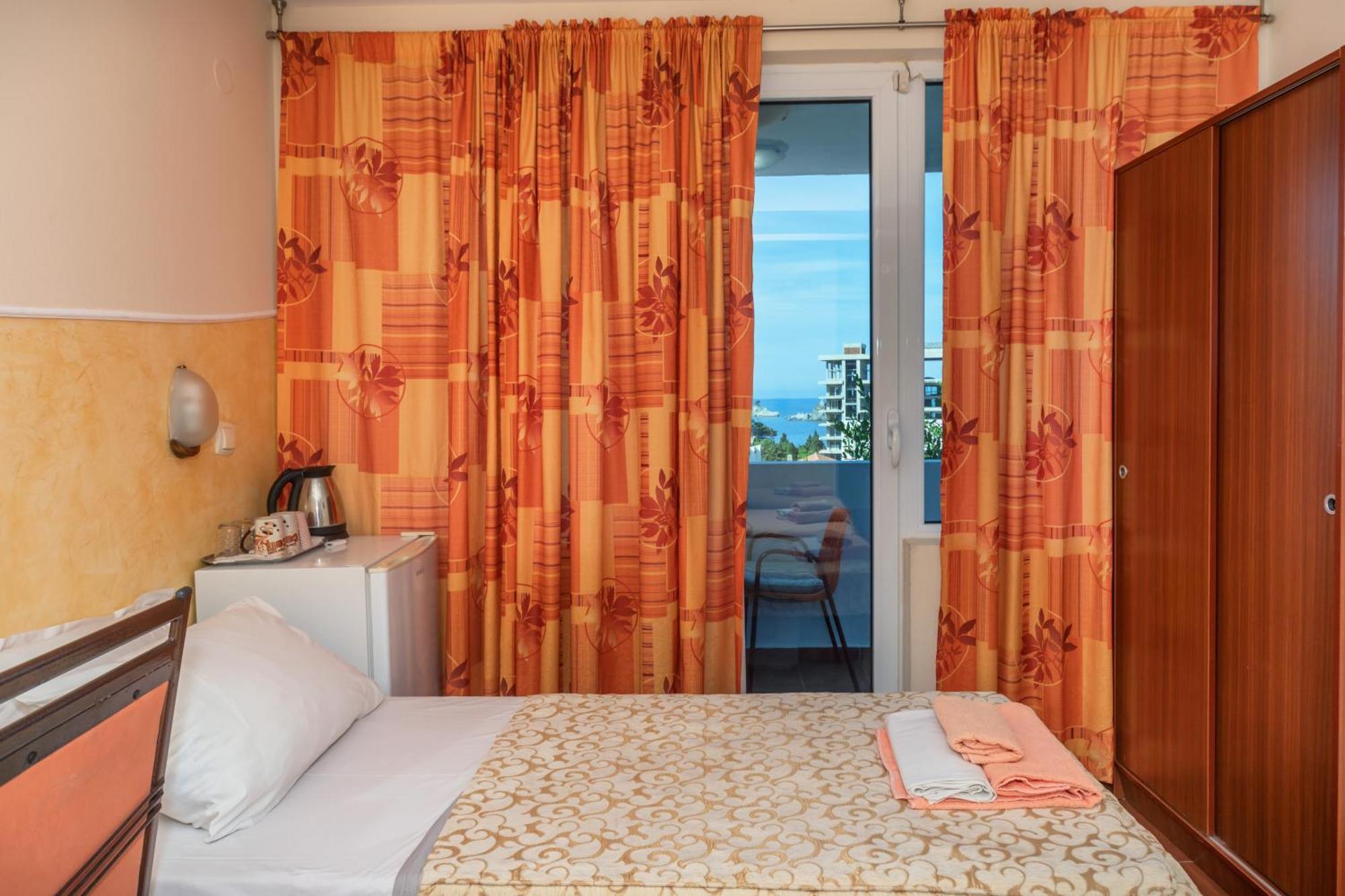 Apartments Pod Lozom With Seaview Petrovac Стая снимка