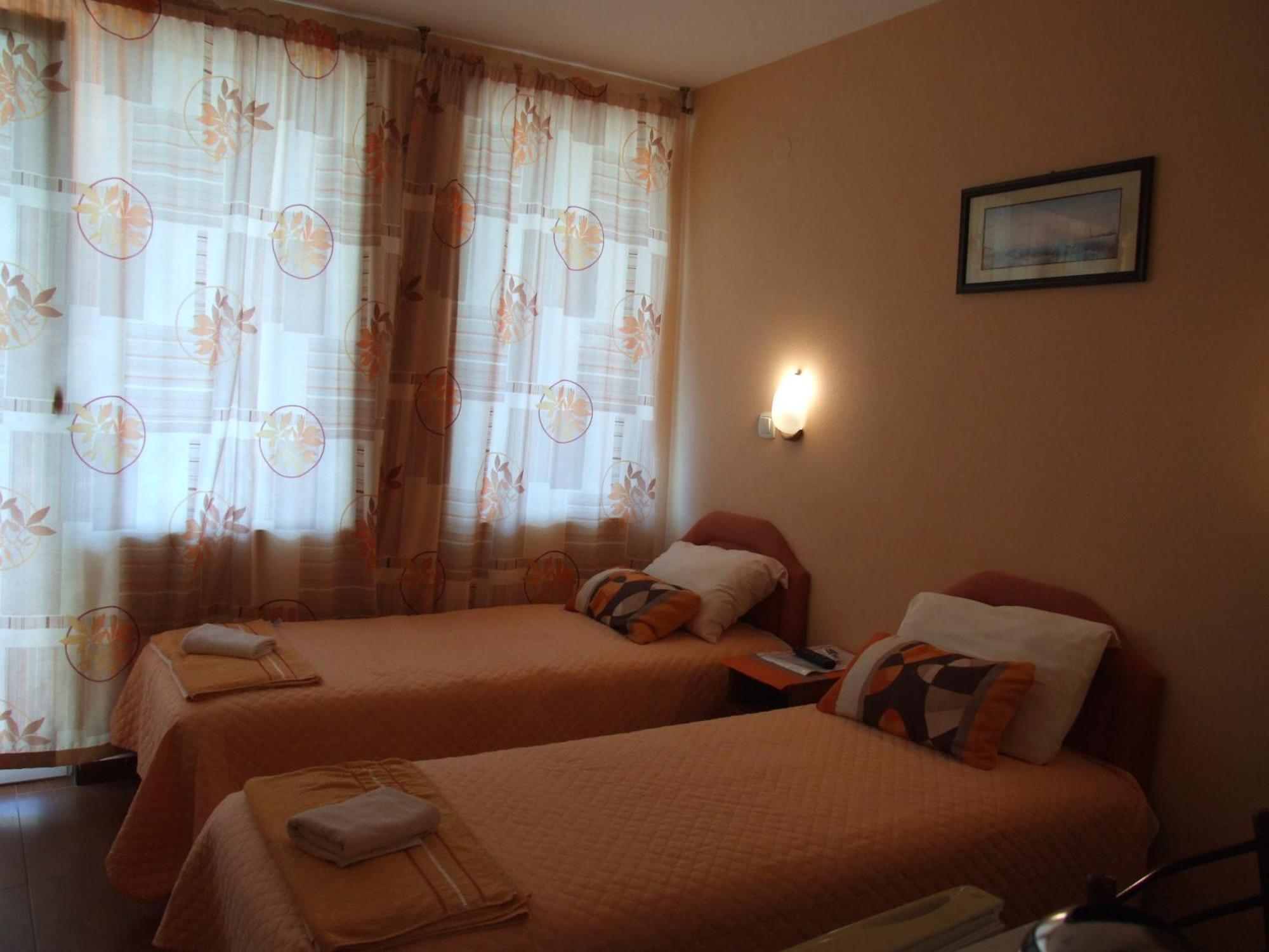 Apartments Pod Lozom With Seaview Petrovac Стая снимка