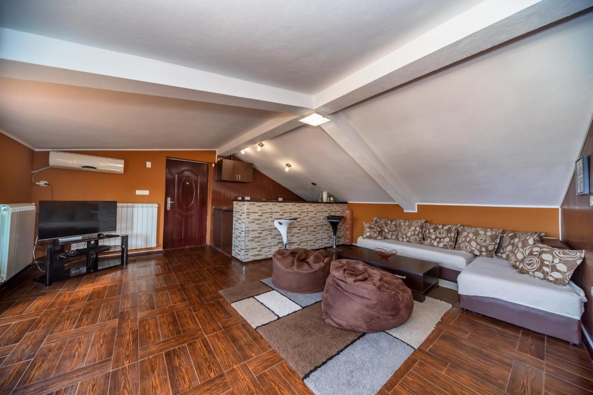 Apartments Pod Lozom With Seaview Petrovac Стая снимка